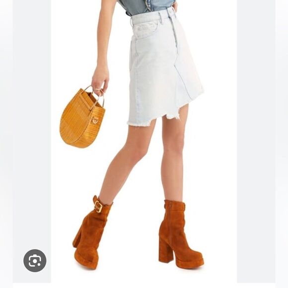 FREE PEOPLE GOING ROGUE DENIM SKIRT OB962056 RAW ASYMMETRIC HEM TIDAL WAVE SZ 25 - Picture 4 of 13